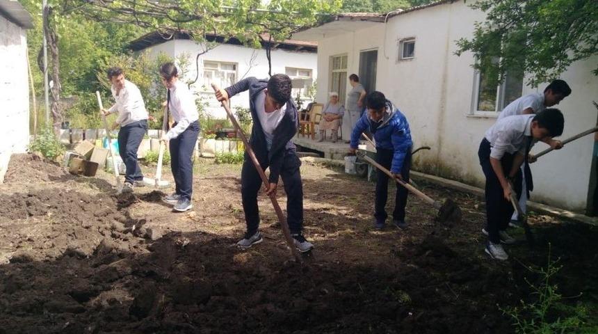 K&ouml;yceğizli &Ouml;ğrencilerden İhtiya&ccedil; Sahibi Ailelere Yardım