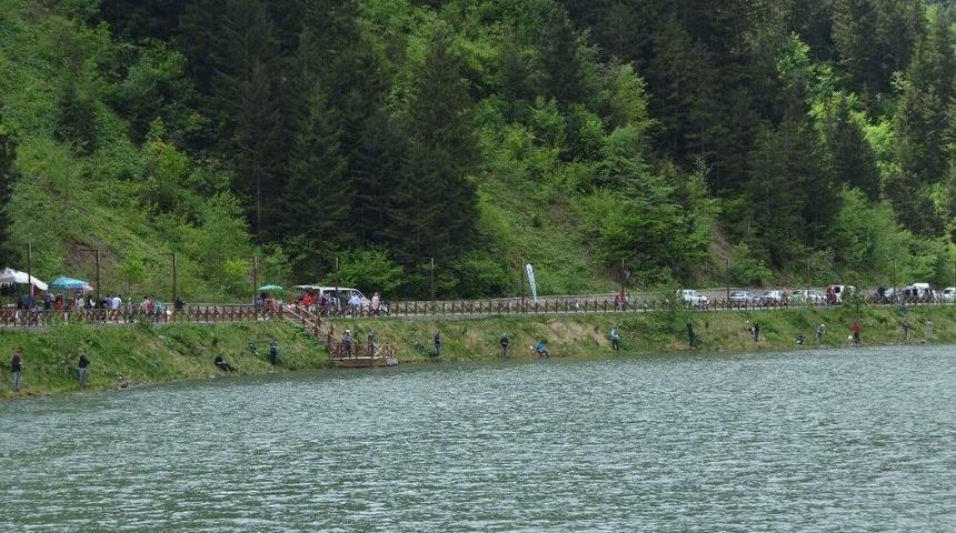 Uzung&ouml;l&rsquo;de Balık Tutma Yarışması