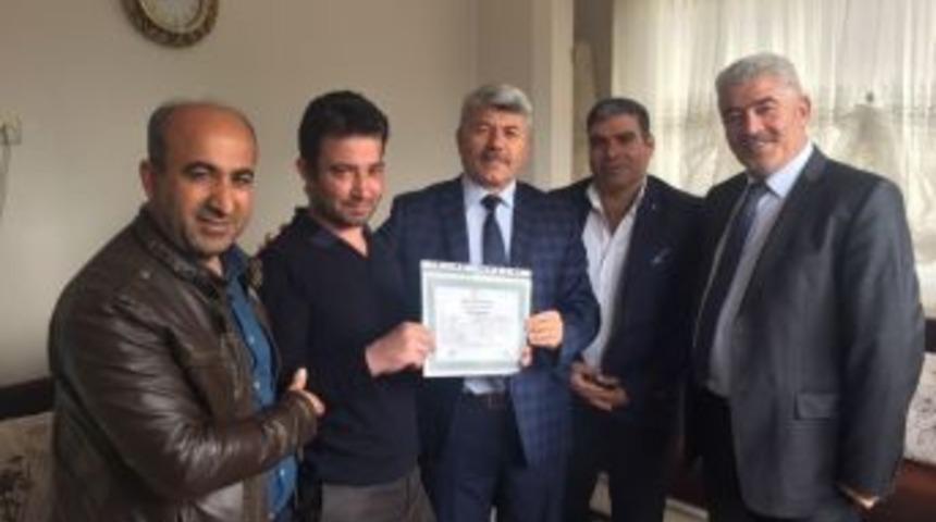 Engelli &Ouml;ğrencinin Diploması Evinde Takdim Edildi