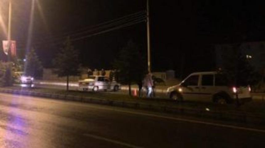 Otomobilin &Ccedil;arptığı Kadın &Ouml;ld&uuml;