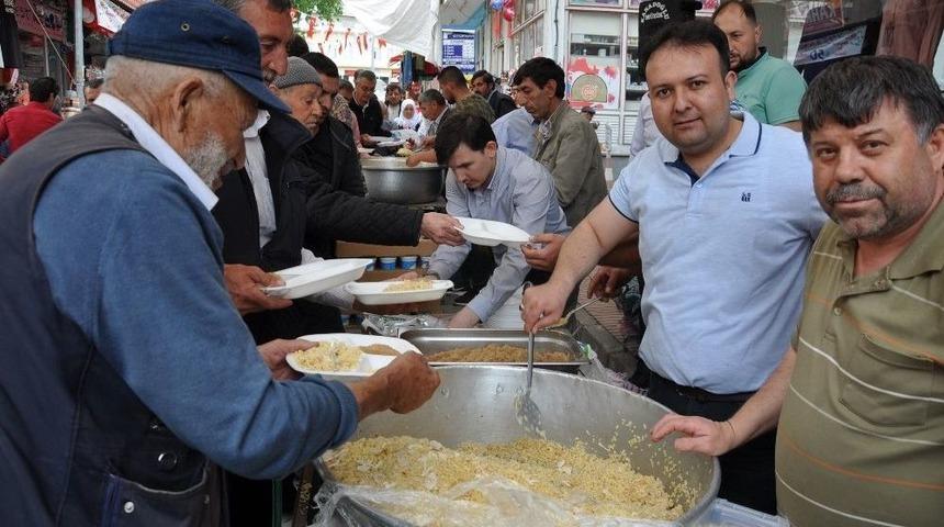Simavlı Esnaflardan Yemek Hayrı