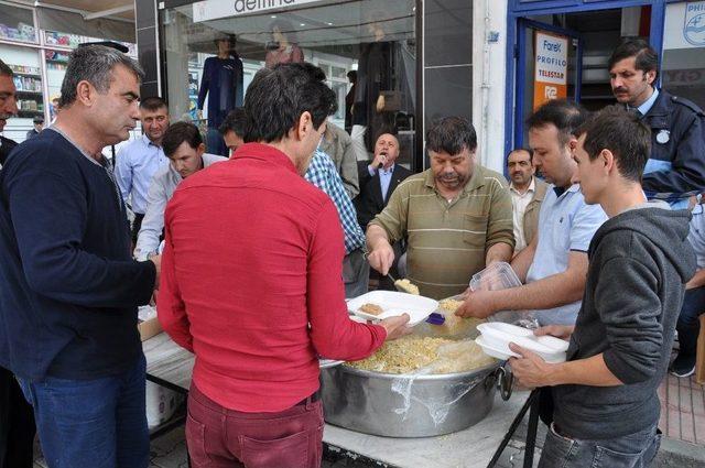 Simavlı Esnaflardan Yemek Hayrı