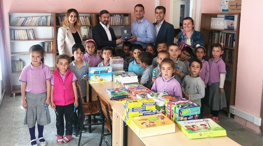 Eğitim-bir-sen’den Öğrencilere Kitap Yardımı