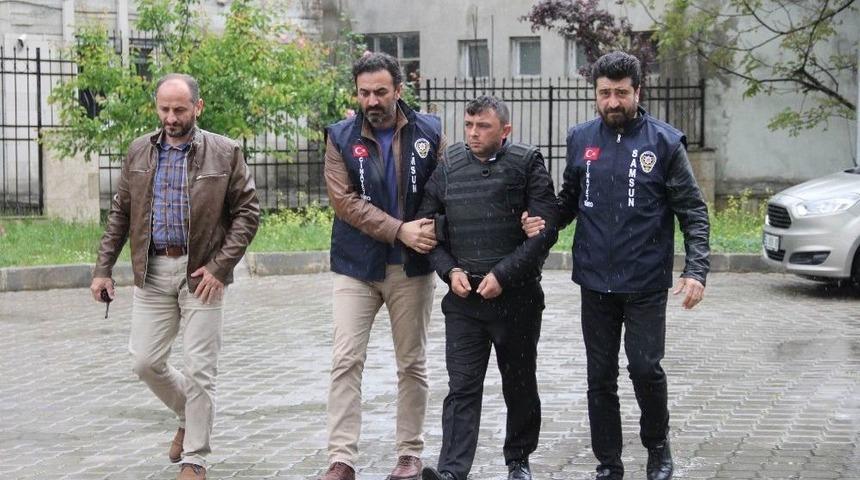 &Ouml;ğrenci Yurdu &Ouml;n&uuml;nde 1 Kişiyi &Ouml;ld&uuml;r&uuml;p, 4 Kişiyi Yaralayan Zanlı Adliyeye Sevk Edildi