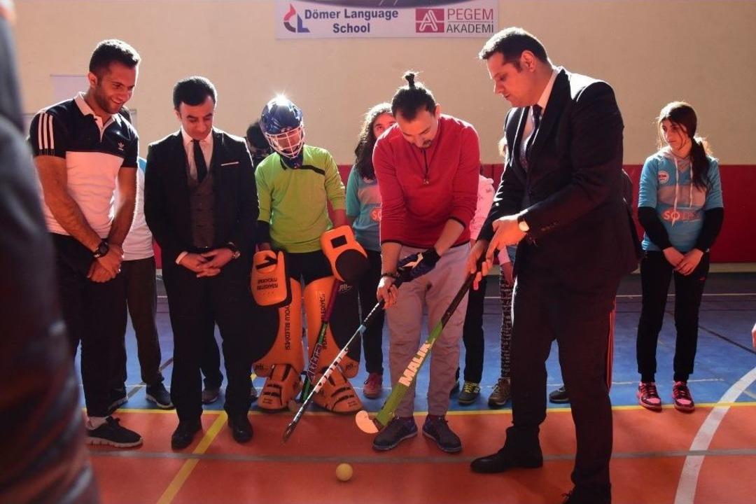 İpekyolu Belediyesi&rsquo;nden Hokey Takımlarımıza Destek