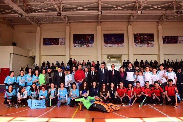 İpekyolu Belediyesi’nden Hokey Takımlarımıza Destek G5