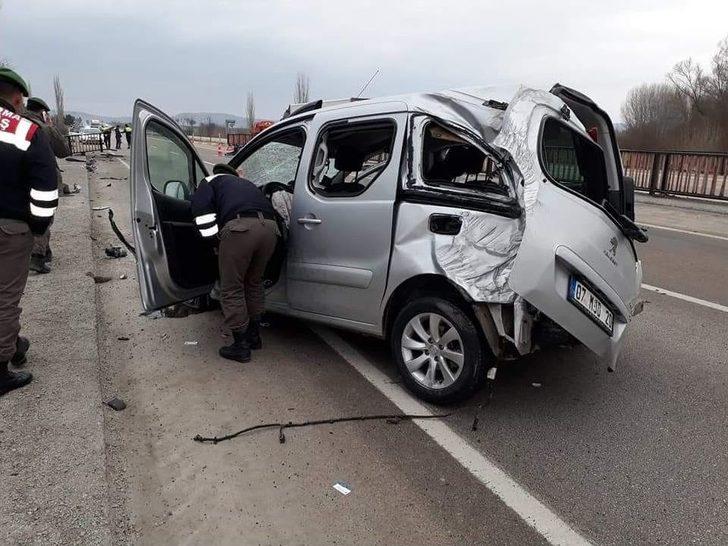 Afyonkarahisar’da Trafik Kazası: 2 Yaralı G5
