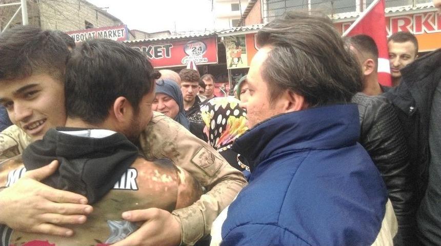 Suriye Sınırına Sevkıyatlar S&uuml;r&uuml;yor