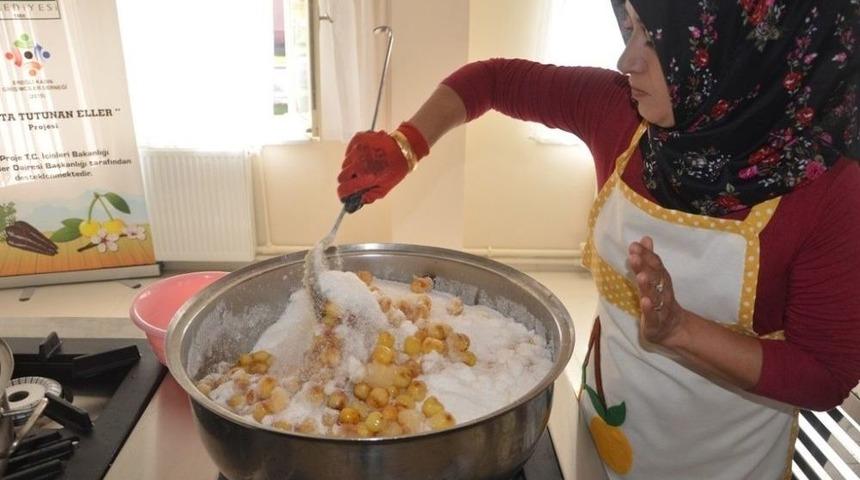 Ereğli&rsquo;de Ev Yapımı Beyaz Kiraz Re&ccedil;eli Raflarda