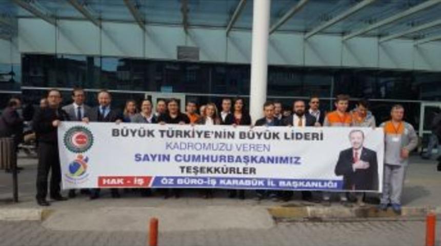 Hastane &Ccedil;alışanlarından Kadro Teşekk&uuml;r&uuml;