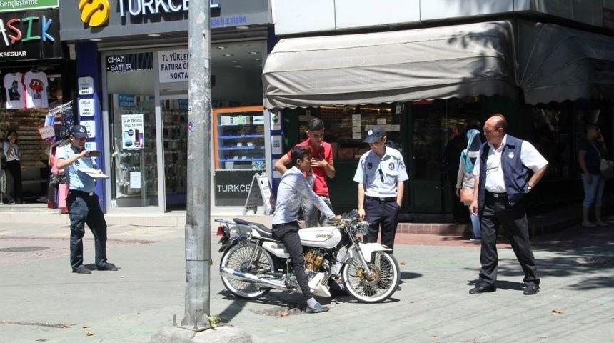 Zabıta Ekiplerinden Motosiklet Denetimi