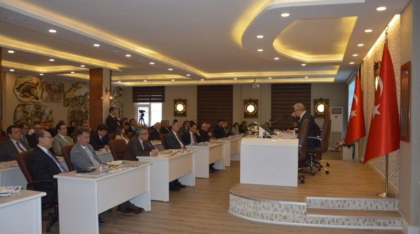 Manisa&rsquo;nın Tekli Eğitime Ge&ccedil;mesi İ&ccedil;in 582 Dersliğe İhtiyacı Var