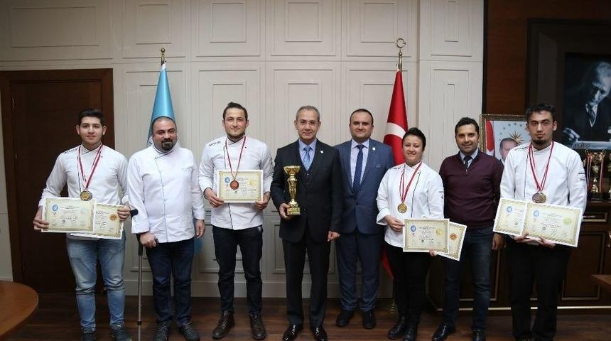 Alk&uuml; Aş&ccedil;ılık Takımına &Ccedil;orum&rsquo;dan &Ouml;d&uuml;lle D&ouml;nd&uuml;