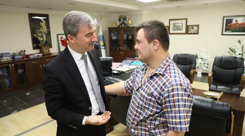 Başkan Şirin&rsquo;den Sevindiren Jest