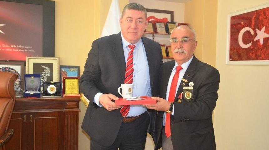 T&uuml;rkiye Harp Malul&uuml; Gaziler Şehit Dul Ve Yetimleri Derneği Tekin&rsquo;i Ziyaret Ettiler