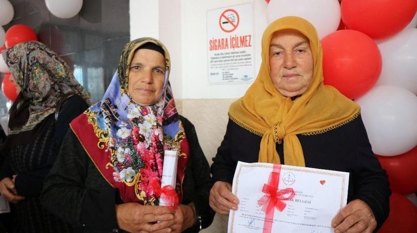61 Yaşında Okuryazar Olunca Bakın Ne Yaptı