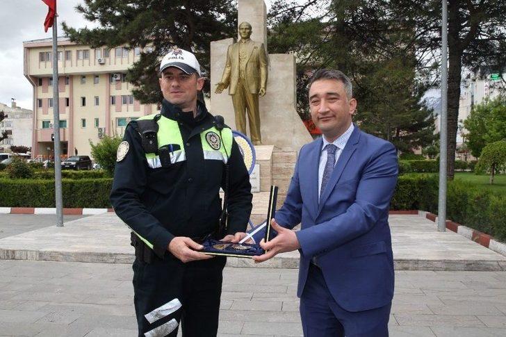 Van’da ‘karayolu Güvenliği Ve Trafik Haftası’ Kutlaması G3