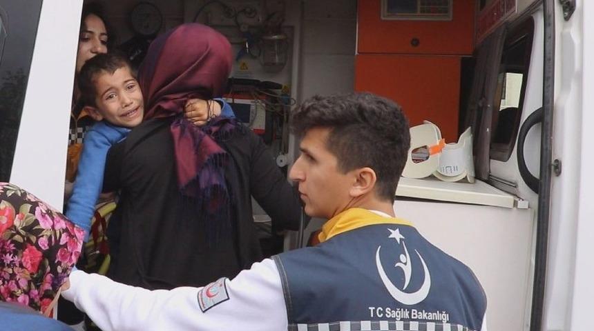 Otomobil Çarpan Çocuk Ambulansa Binmek İstemedi