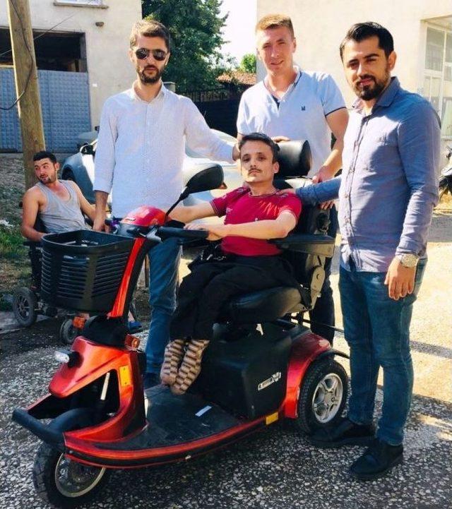 Engelli Vatandaş Akülü Tekerlekli Sandalyesine Kavuştu