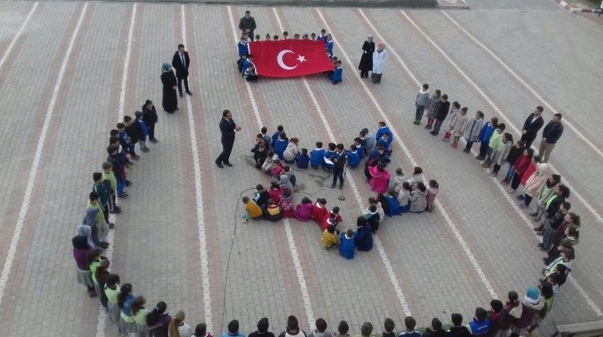 Minik Kalpler Mehmetçik İçin Dua Etti