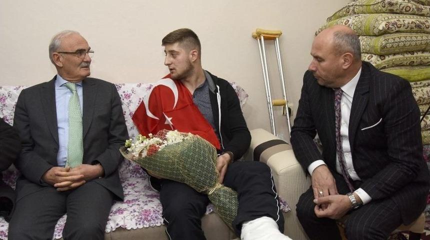 Başkan Yılmaz İle Başkan Togar&rsquo;dan Zaho Gazisine Yakın İlgi