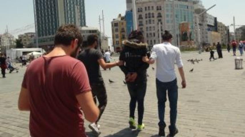 (özel) Taksim Meydanı’nda Hareketli Dakikalar