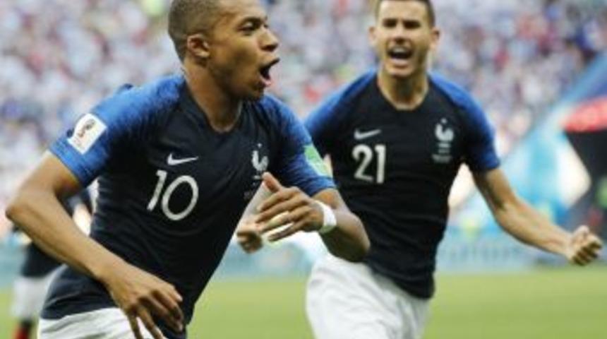Real Madrid, Kylian Mbappe’yi Yalanladı