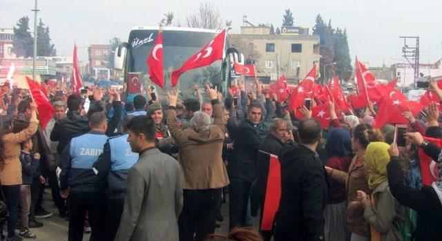 Afrin’e Giden Komandolara Sevgi Gösterisi