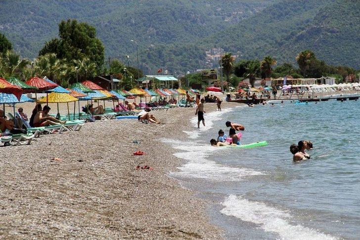 Sıcağı Gören Kendini Denize Attı G5