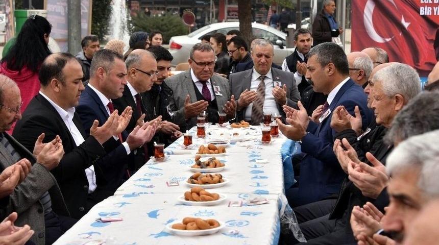 Fırat &Ccedil;akıroğlu Salihli&rsquo;de Dualarla Anıldı