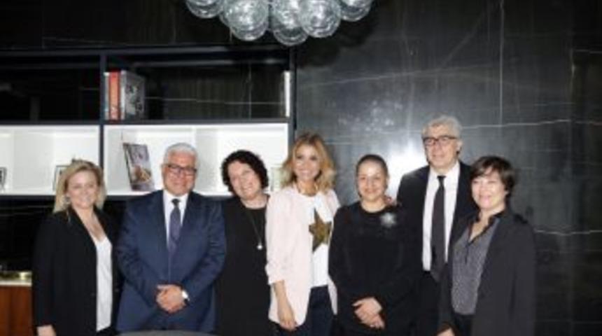 &ldquo;pembe Rota&rdquo; Projesi Kapsamında 10 Bin Kadına &Uuml;cretsiz Jinekolojik Kanser Taraması Yapılacak