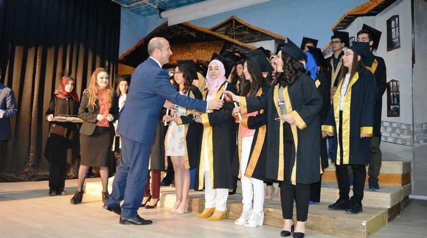 Malatya Anadolu Lisesinde Mezuniyet T&ouml;reni