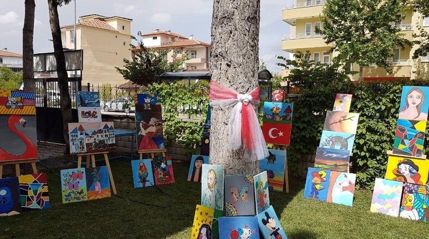 &Ouml;ğrencilerden Yıl Sonu Sergisi