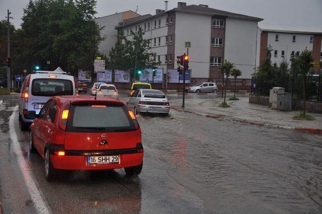 İnegöl Bir Saatte Göle Döndü