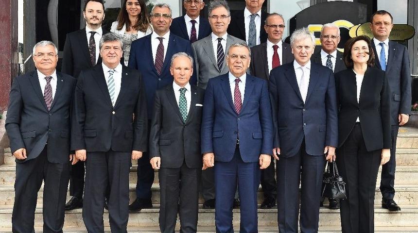 İzmir&rsquo;e 16 Milyar Liralık Yatırım