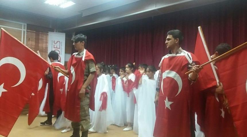 Gerger&rsquo;de Tiyatro G&ouml;sterisi Yapıldı