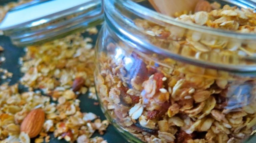 Ev Yapımı Muzlu Granola