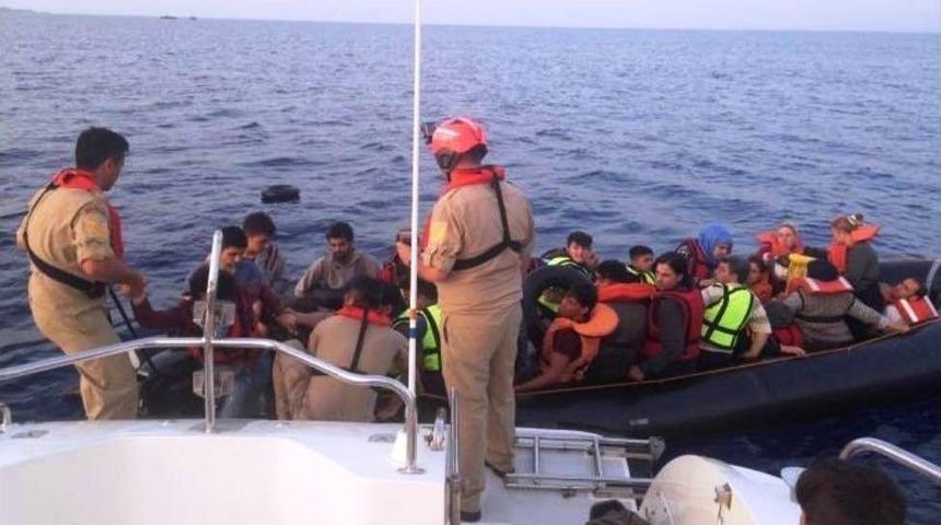 Ege Ve Akdeniz’de 407 Kaçak Göçmen Yakalandı