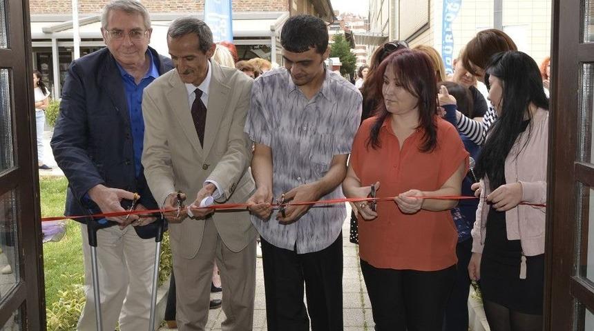 En &Ouml;zel Sanat Sergisi