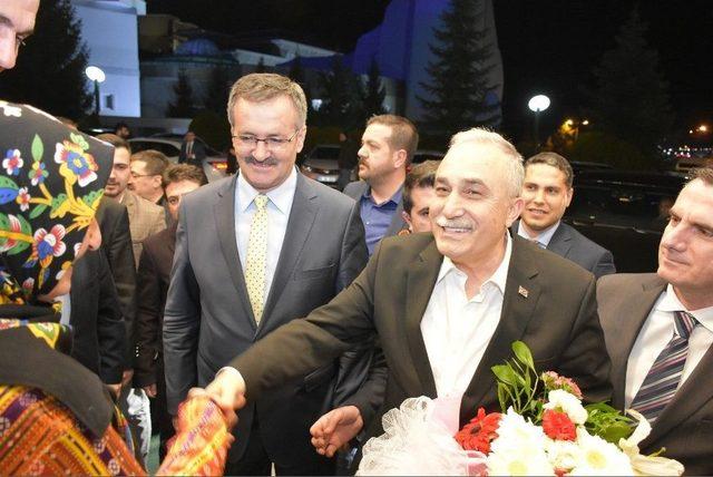 Bakan Ahmet Eşref Fakıbaba Kızılcahamam’da