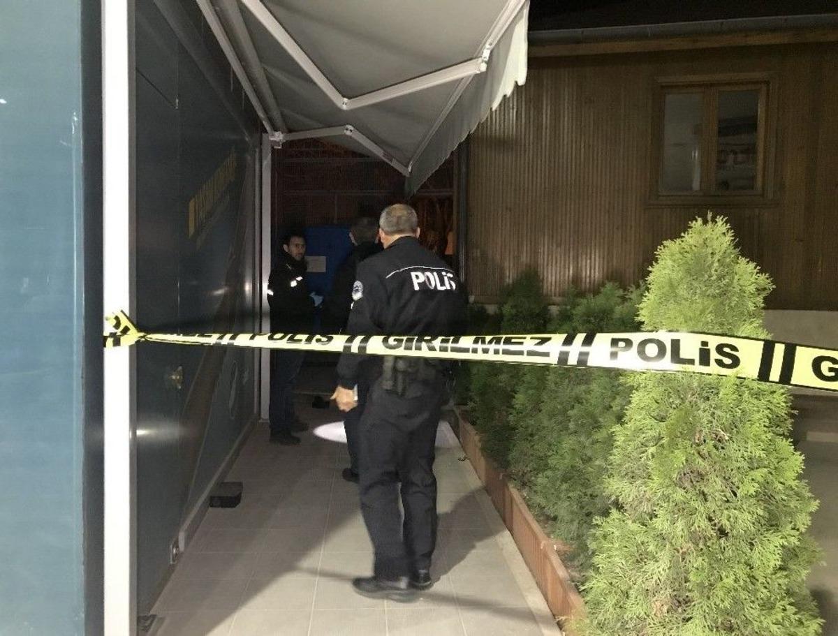 Maskeli Silahlı Soyguncu, Pompacıyı D&ouml;verek Cebindeki Parayı Aldı