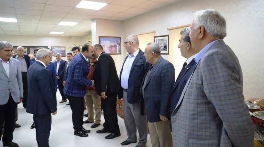 &Ccedil;ift&ccedil;i Esnaflar Birliğine Hayırlı Olsun Ziyaretlerinde Bulundu