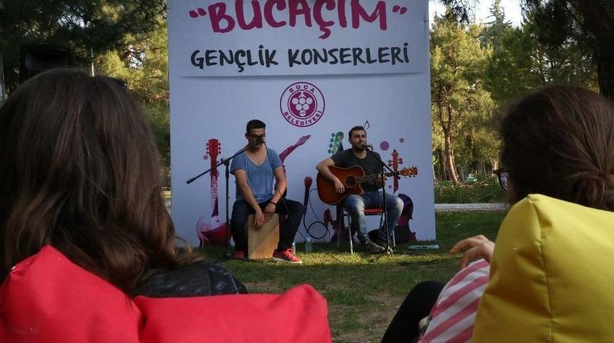Buca’da Çim Konserleri Devam Ediyor