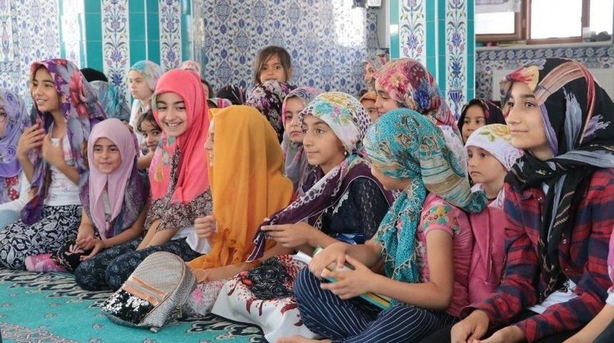 Kur&rsquo;an &Ouml;ğrenen &Ouml;ğrencilerine Hediye