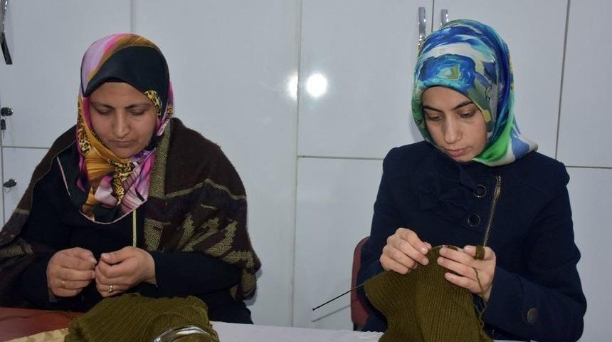 Bing&ouml;ll&uuml; Kadınlar, Mehmet&ccedil;ik İ&ccedil;in &Ouml;rd&uuml;