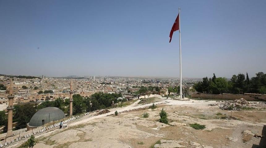 Eyy&uuml;biye Belediyesi Seyir Tepesini Yeniliyor
