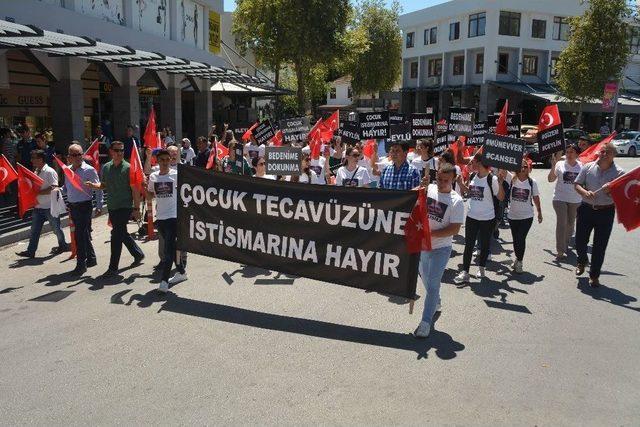 Antalya’da Çocuk İstismarı Protesto Edildi