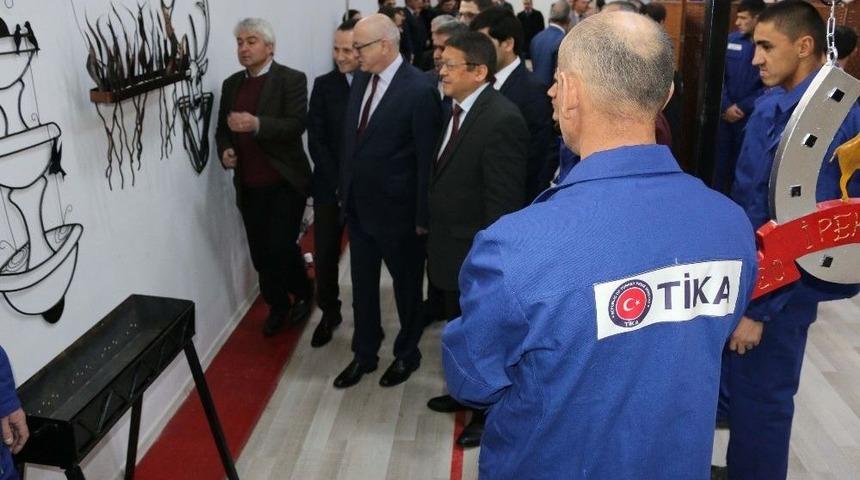 Tika T&uuml;rkiye&rsquo;nin Mesleki Eğitim Alanındaki Tecr&uuml;besini Tacikistan&rsquo;a Aktarıyor