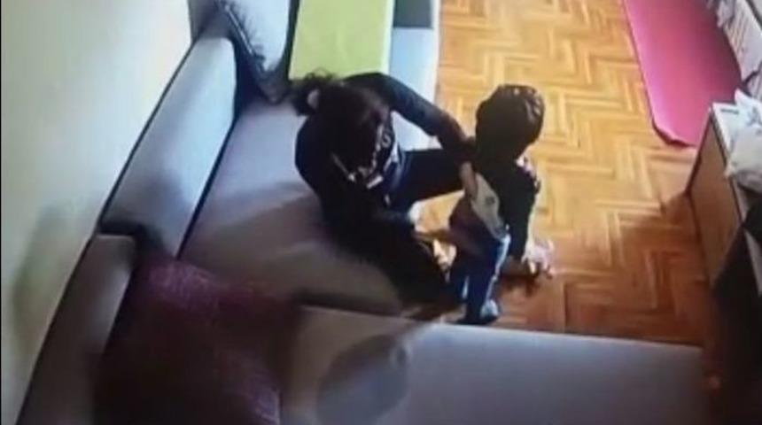 (&ouml;zel) &Uuml;nl&uuml; Oyuncu &Ouml;zge &Ouml;zpirin&ccedil;ci&rsquo;nin 2 Yaşındaki Yeğenine Şiddet Uygulayan Bakıcı Yakalandı