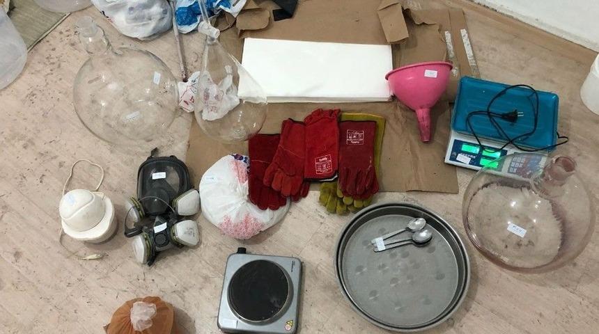 Gaziantep&rsquo;te Uyuşturucu İmalathanesine Baskın: 5 G&ouml;zaltı